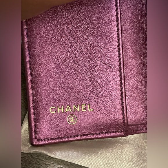 ❤️SOLD❤️🦄✨Auth CHANEL Iridescent Lambskin Small Quilted Flap Wallet in Purple - Picture 9 of 13